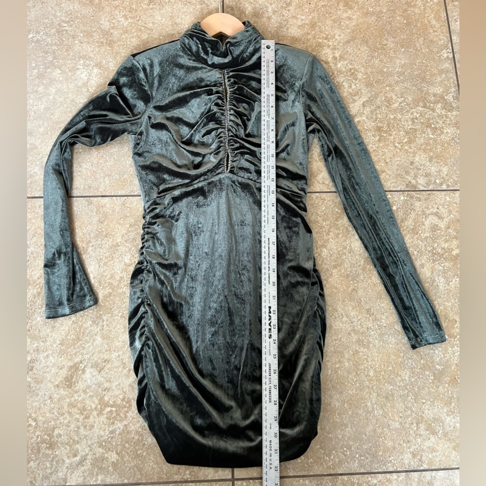 NWOT Nicholas Lyssa Dress Forest Size 4 Velvet Keyhole Mini Revolve - Picture 13 of 16